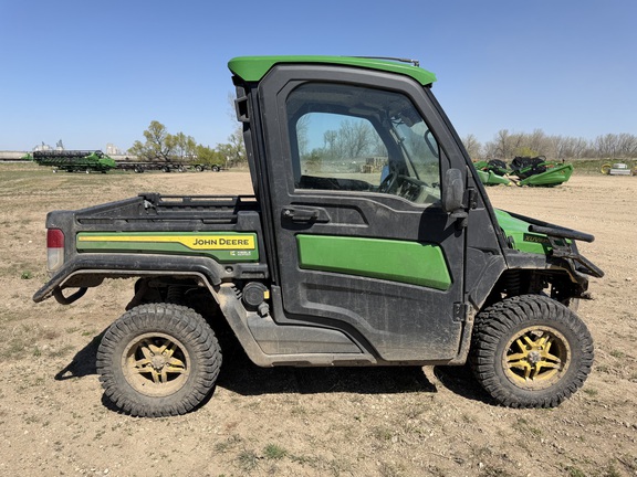 2024 John Deere XUV 835R - Photo2