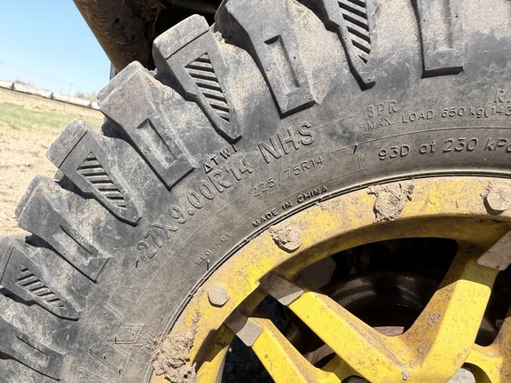 2024 John Deere XUV 835R - Photo9