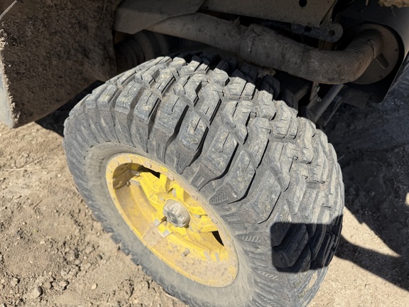 2024 John Deere XUV 835R - Photo14