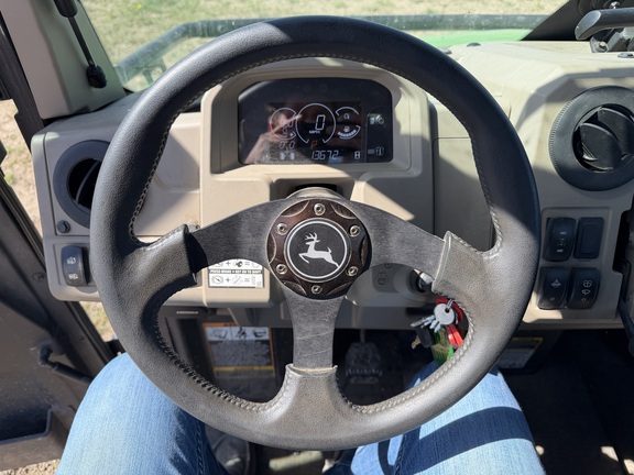 2024 John Deere XUV 835R - Photo22