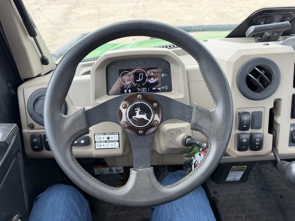 2024 John Deere XUV 835R - Photo22