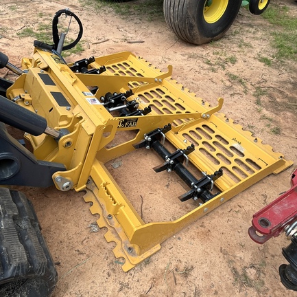 2025 John Deere LL84 Photo 2