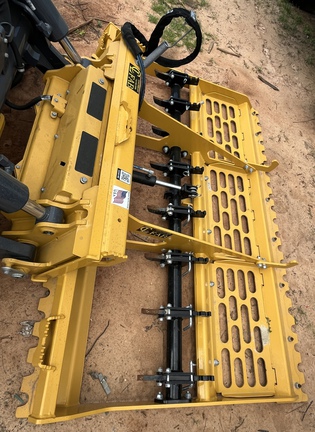 2025 John Deere LL84 Photo 3