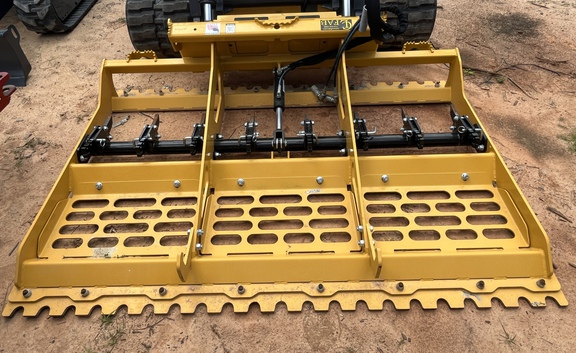 2025 John Deere LL84 Photo 4