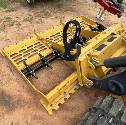 2025 John Deere LL84 Photo 6