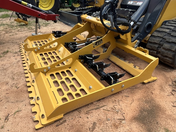 2025 John Deere LL84 Photo 1