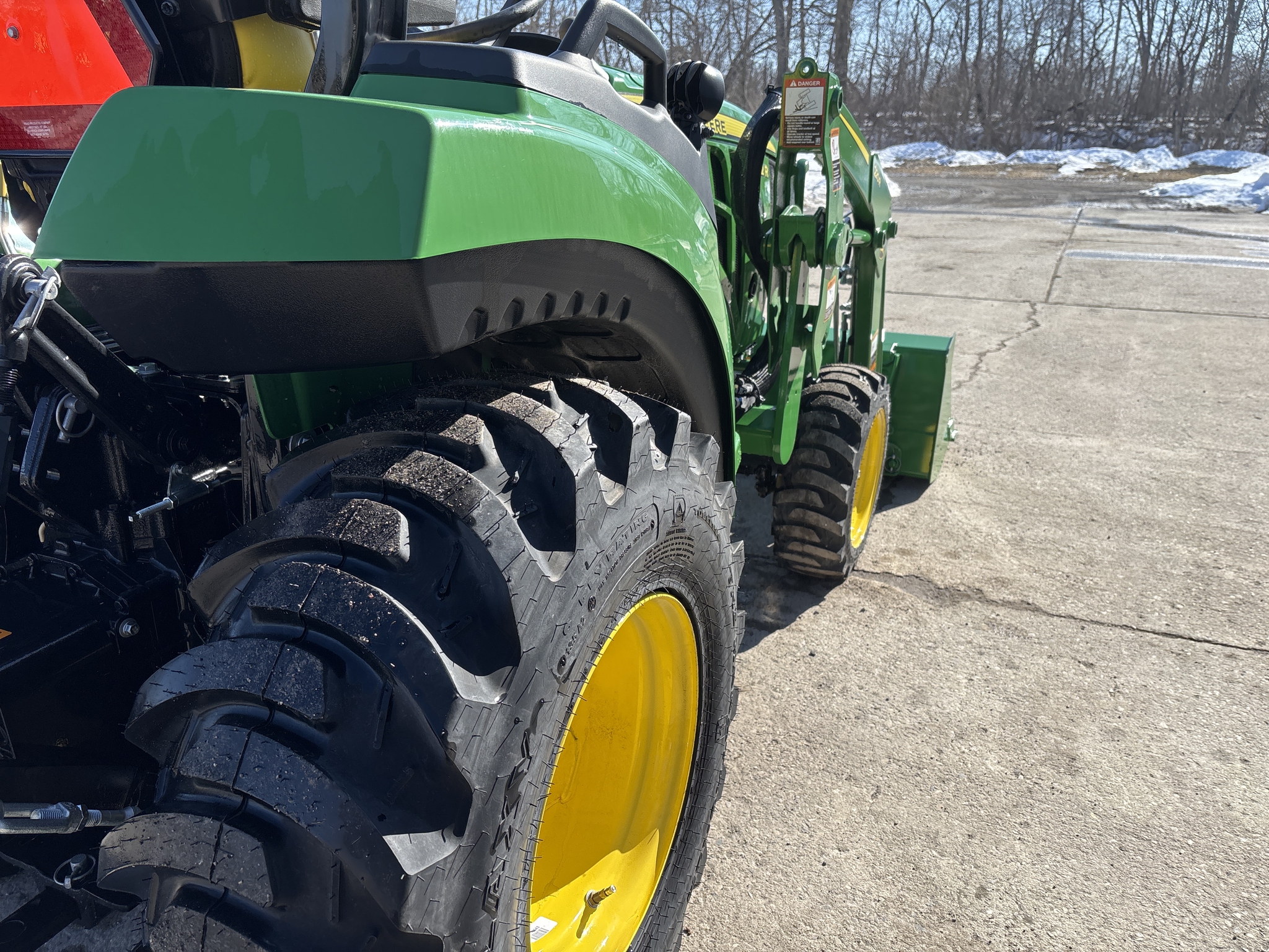 New In-Stock 2025 John Deere 2032R Compact Utility Tractors at Koenig Equipment in Knightstown, IN - PhotoXL11