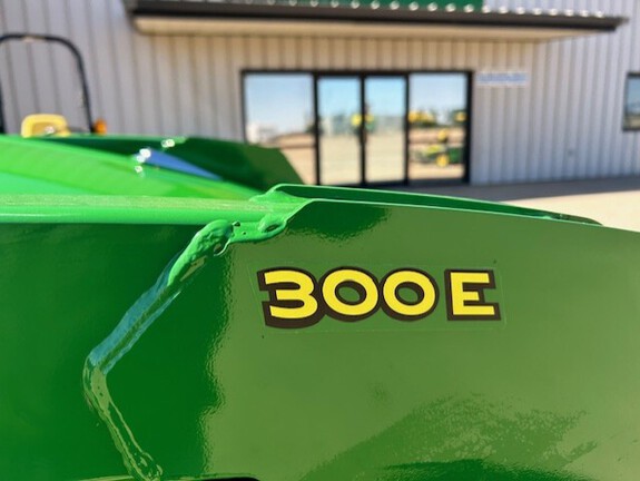 2024 John Deere 3038E (8th thumbnail)