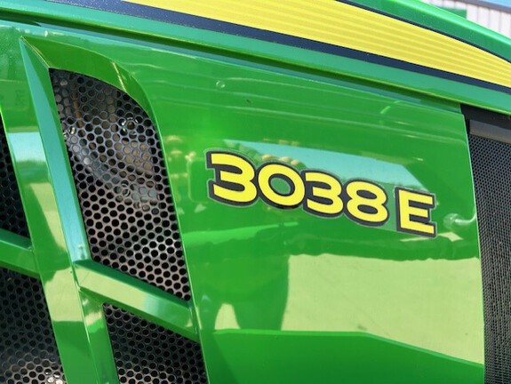 2024 John Deere 3038E (7th thumbnail)