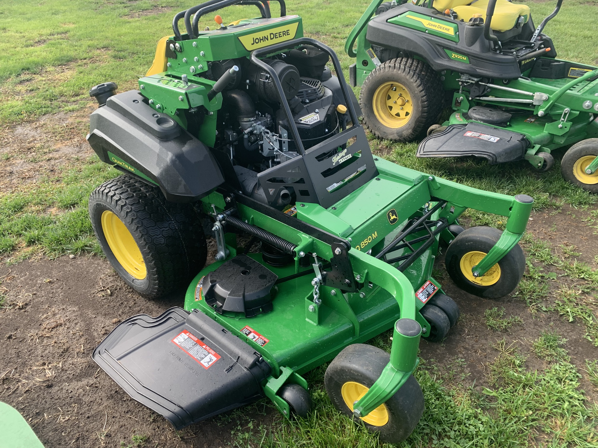  2025 John Deere Q850M at Heritage Tractor in Smithville, MO
