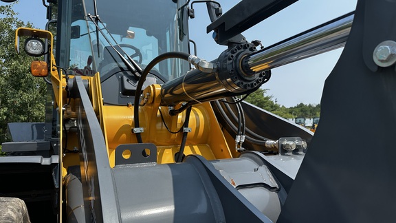 2025 John Deere 544 G