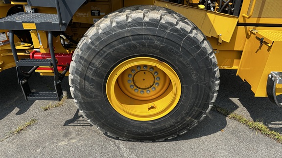 2025 John Deere 544 G