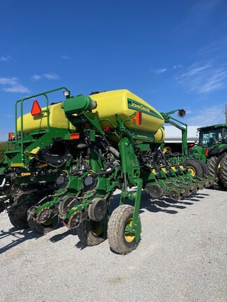 2017 John-Deere 1775NT