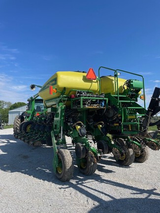 2017 John-Deere 1775NT