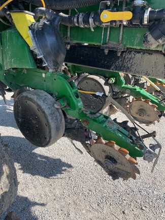 2017 John-Deere 1775NT