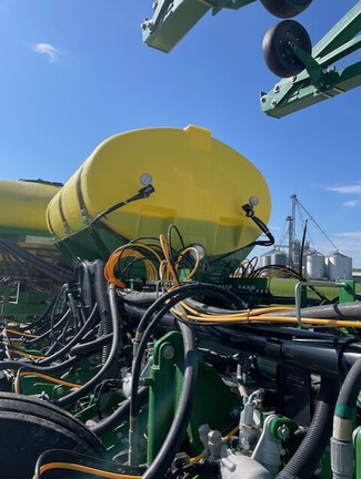 2017 John-Deere 1775NT