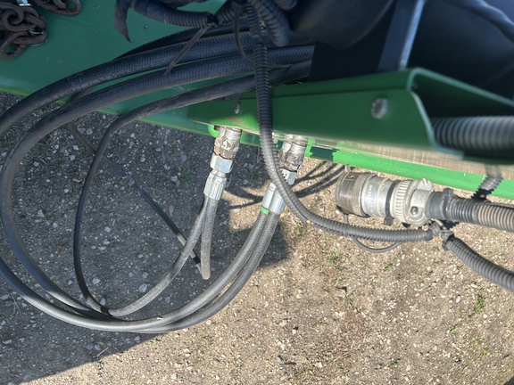 2011 John Deere 2210 - Photo11