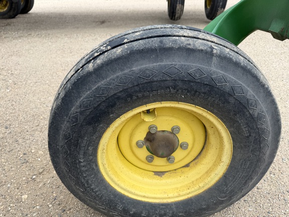 2011 John Deere 2210 - Photo9