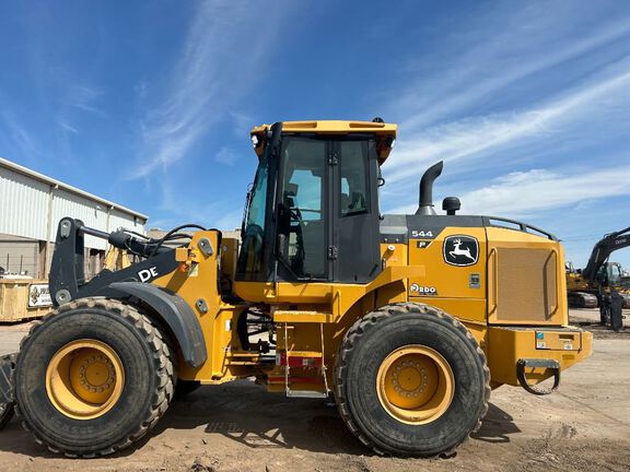 Photo of a 2021 John Deere 544P