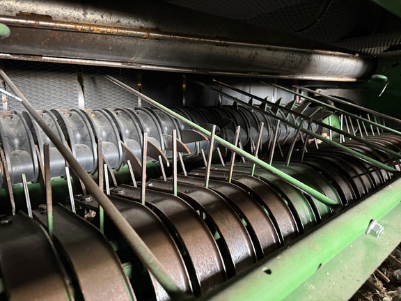 2010 John Deere 568 - Photo12