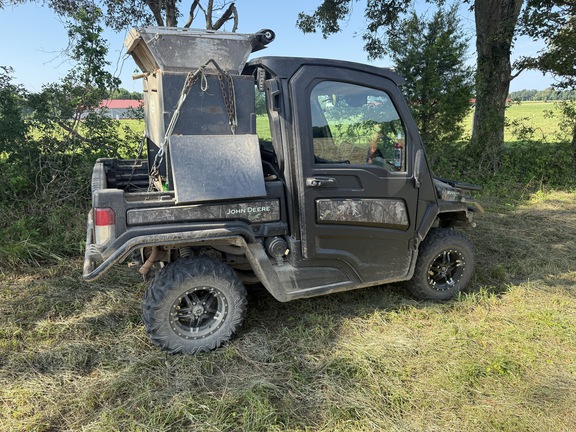 Photo of 2024 John Deere XUV 835R