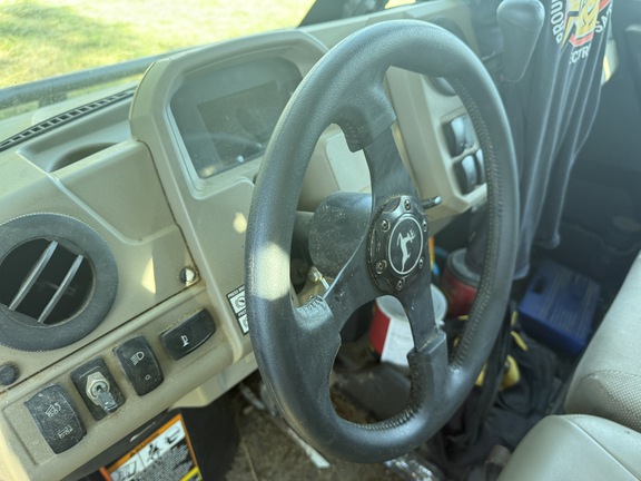 Photo of 2024 John Deere XUV 835R