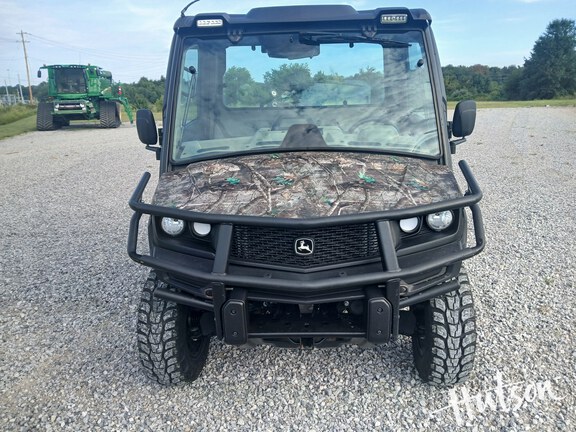 Photo of 2024 John Deere XUV 835R