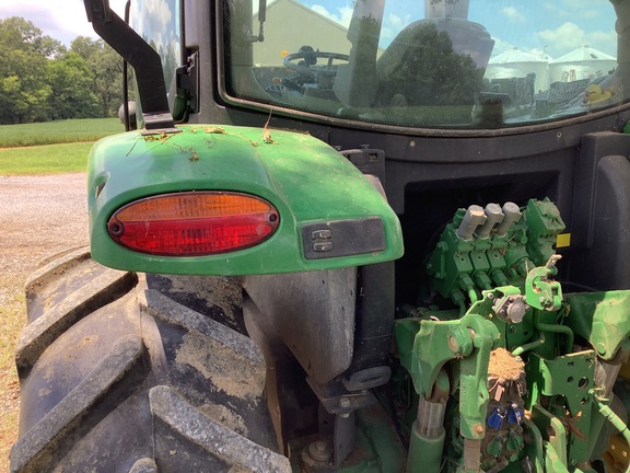 Photo of 2018 John Deere 6110R