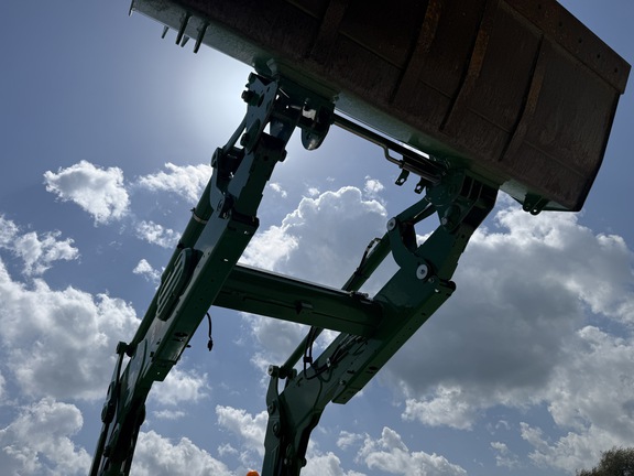 Photo of 2025 John Deere 6R 110