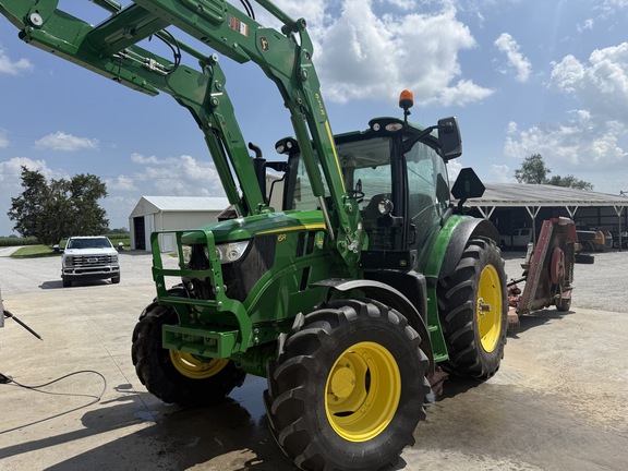 Photo of 2025 John Deere 6R 110