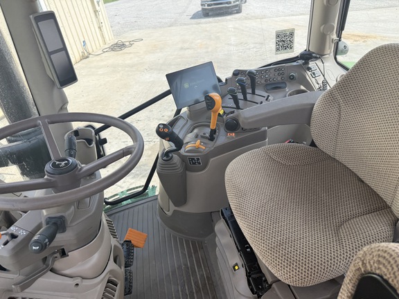 Photo of 2025 John Deere 6R 110