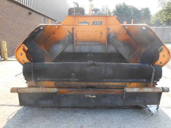 2018 Leeboy 8520