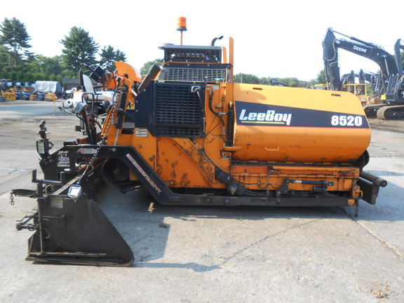 2018 Leeboy 8520
