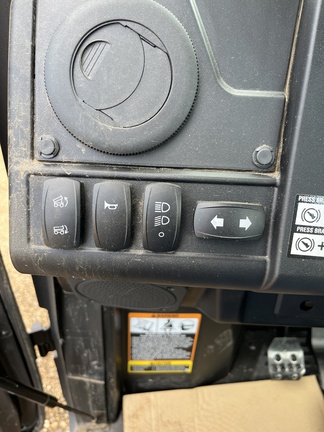 2025 John Deere XUV 845M (9th thumbnail)
