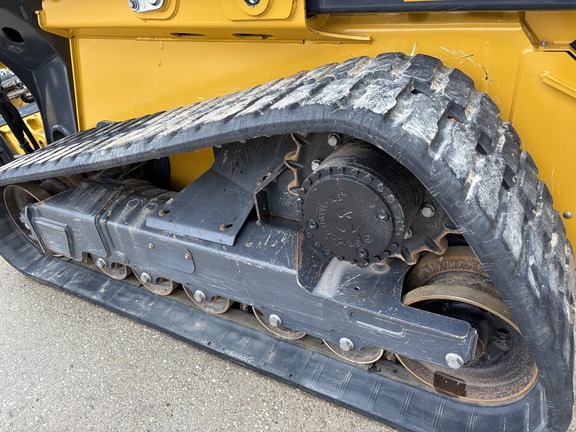 2024 John Deere 335 P