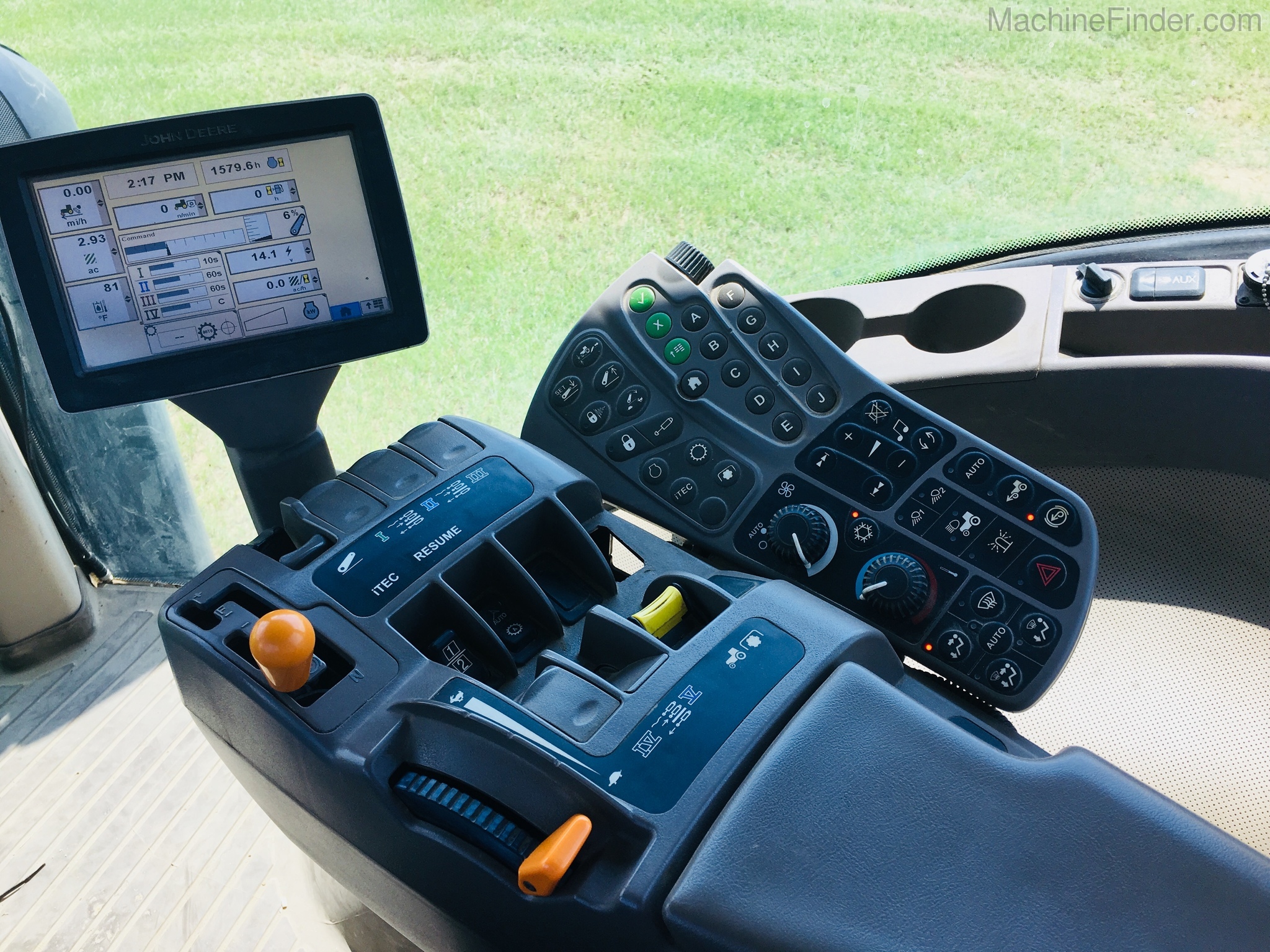 2013 John Deere 8310R Image 5