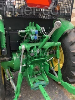 2016 John Deere 5075M Image 3