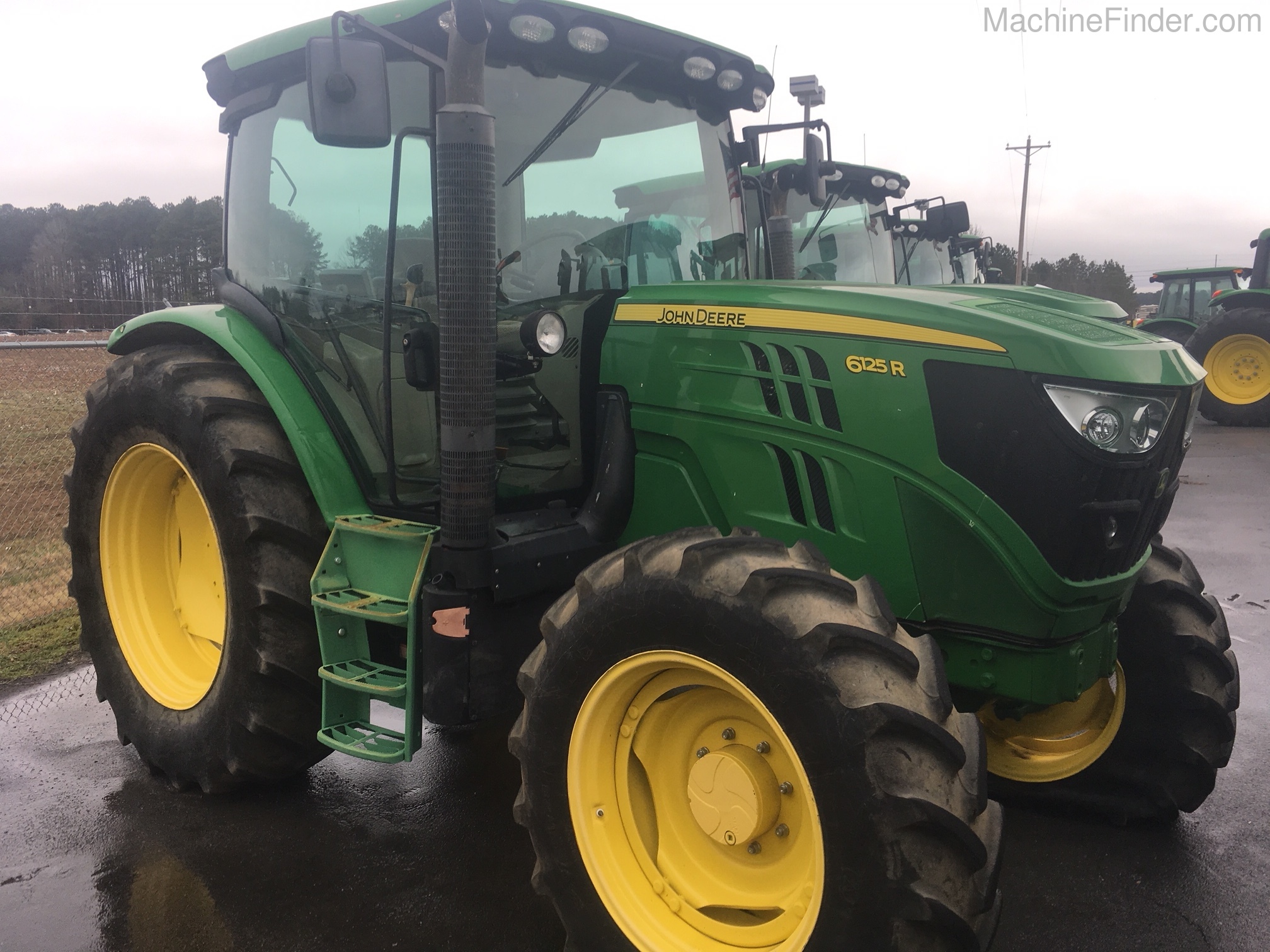2015 John Deere 6125R Image 1