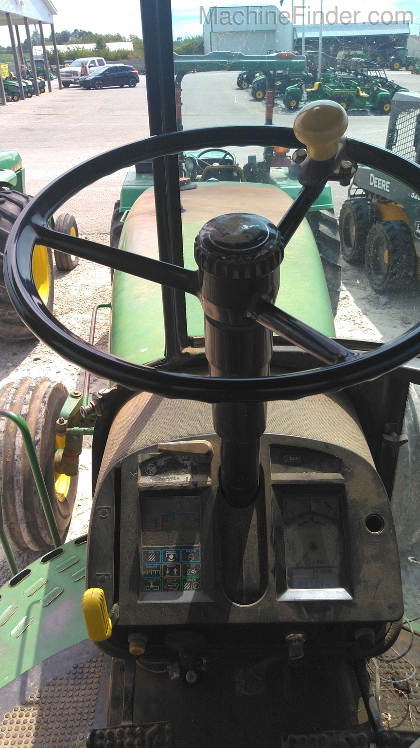1992 John Deere 4760 Image 11