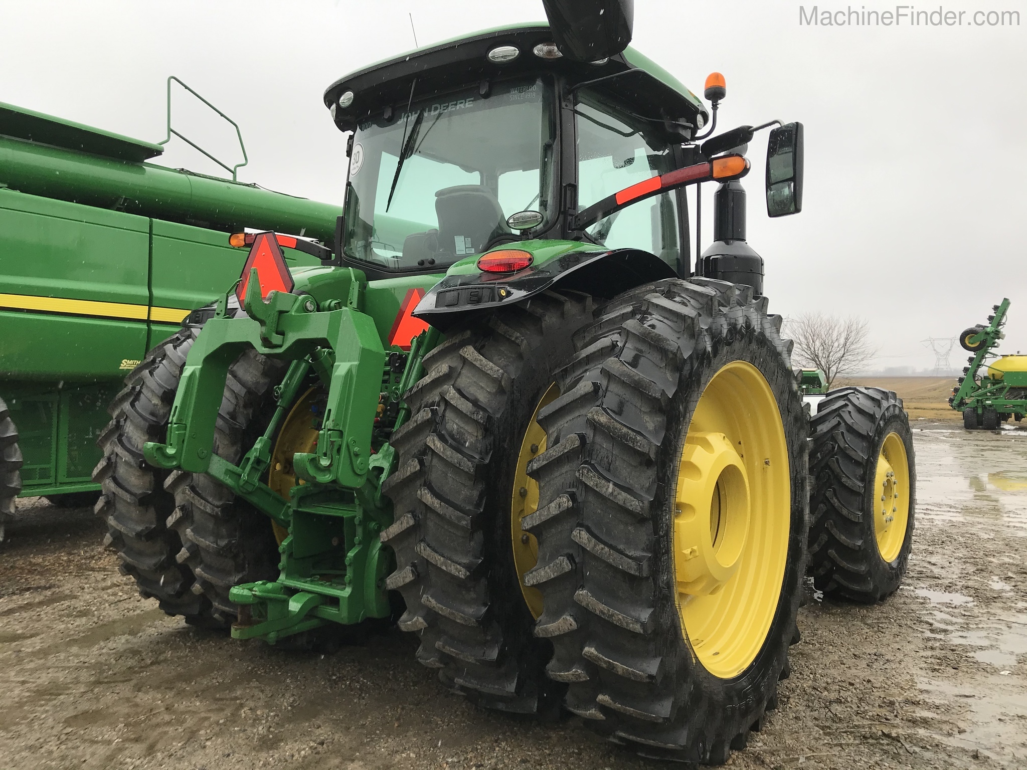 2018 John Deere 8320R Image 8