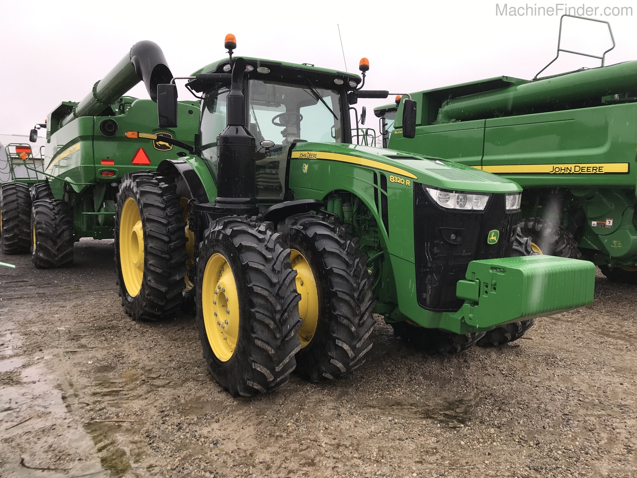 2018 John Deere 8320R Image 4