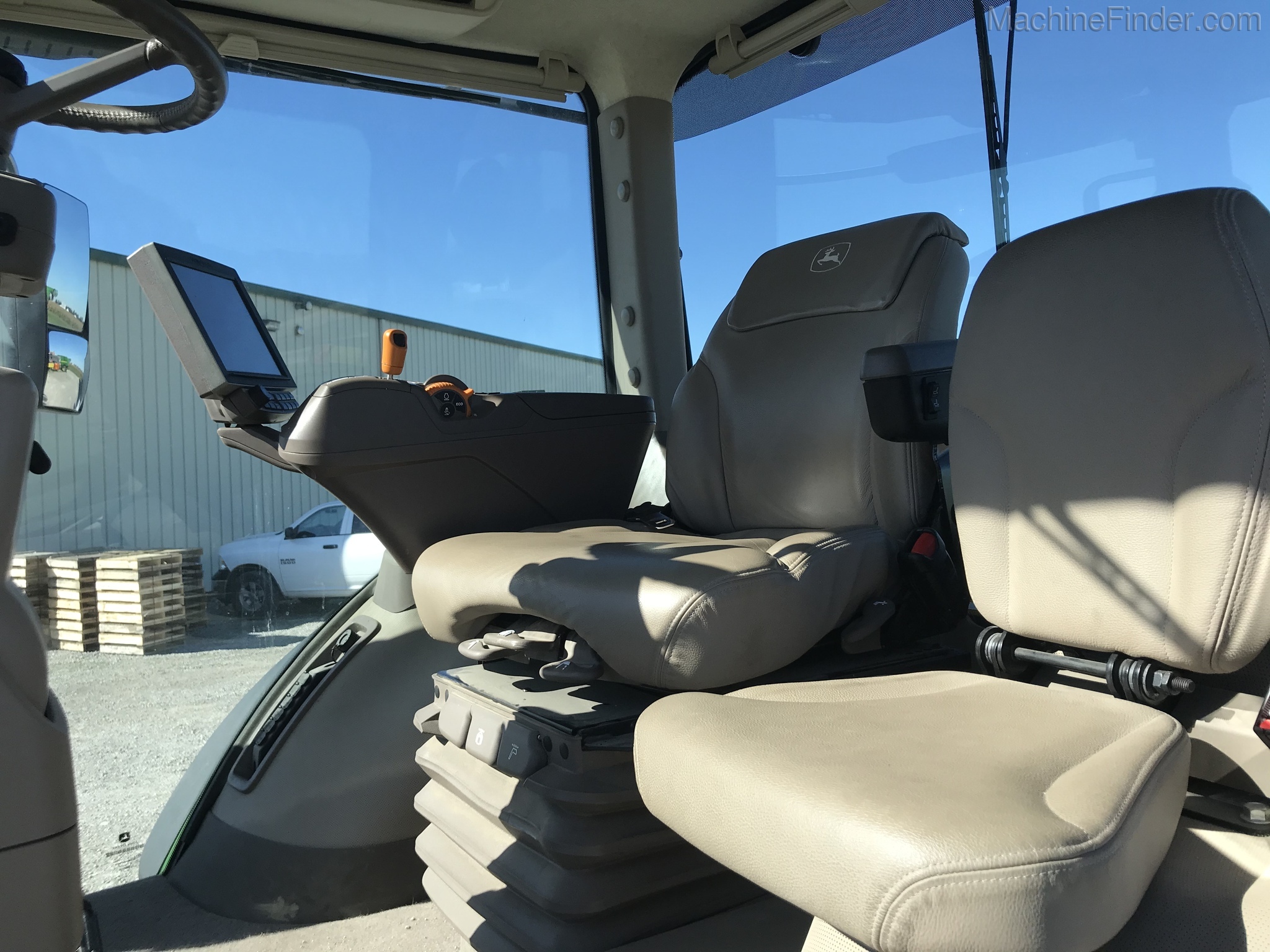 2018 John Deere 8320R Image 7