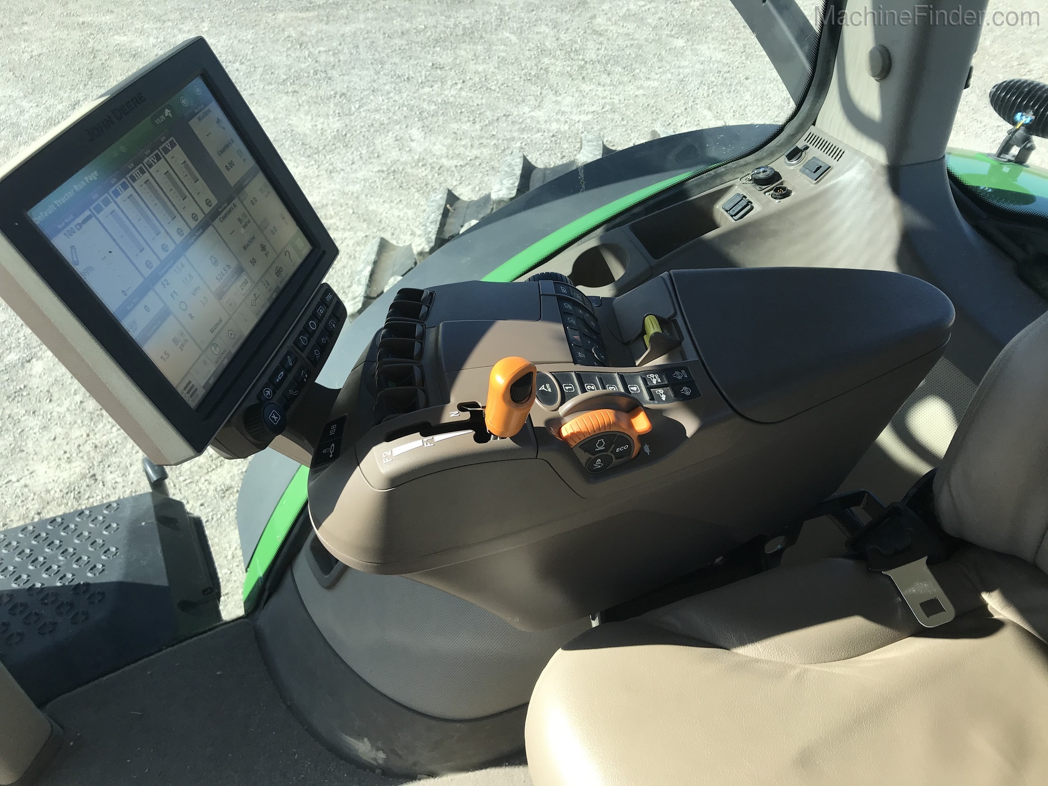2018 John Deere 8320R Image 6