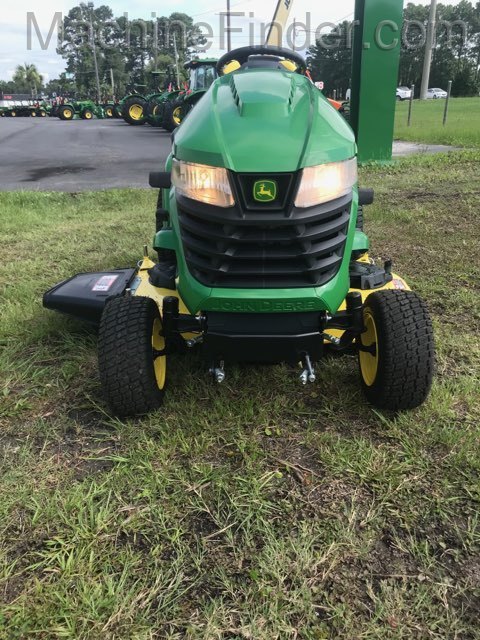 2019 John Deere X570 Image 4