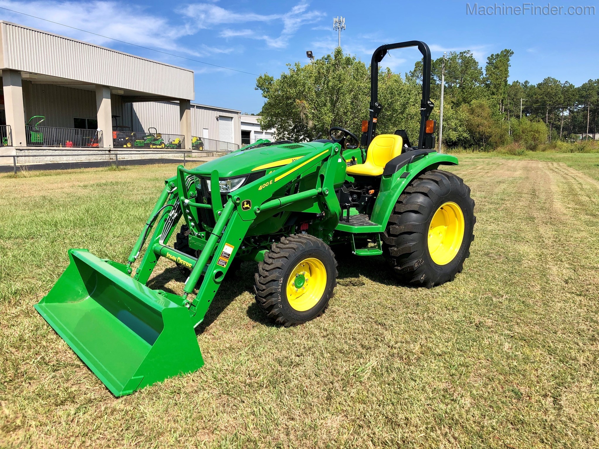 2020 John Deere 4052M Image 1