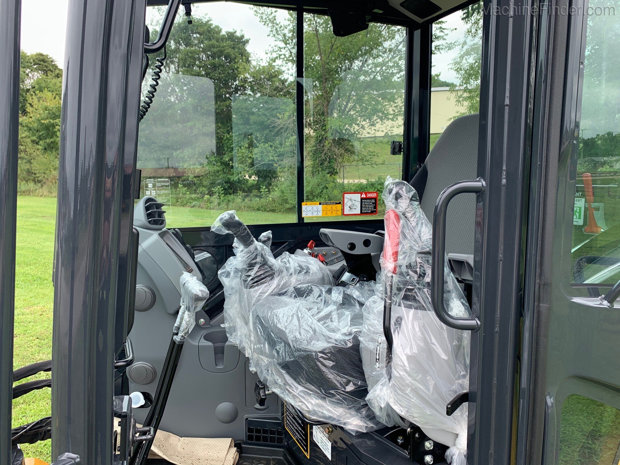 2020 John Deere 60G Image 8