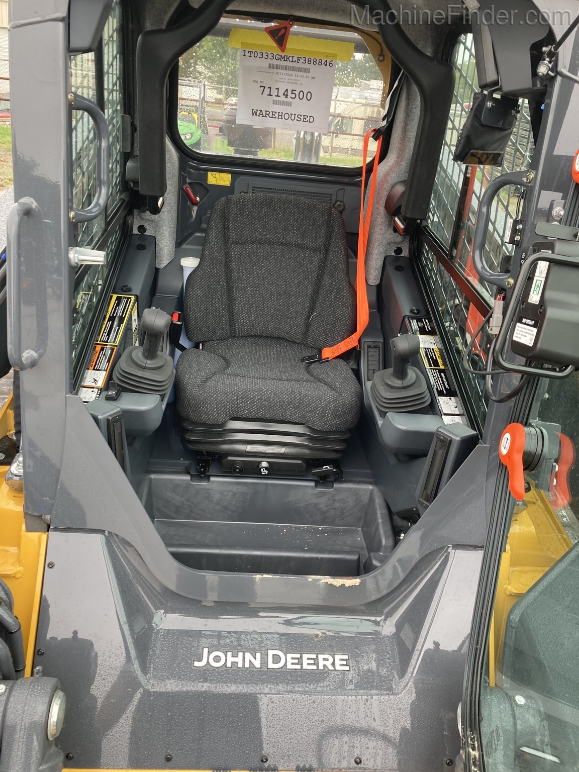 2020 John Deere 333G Image 4