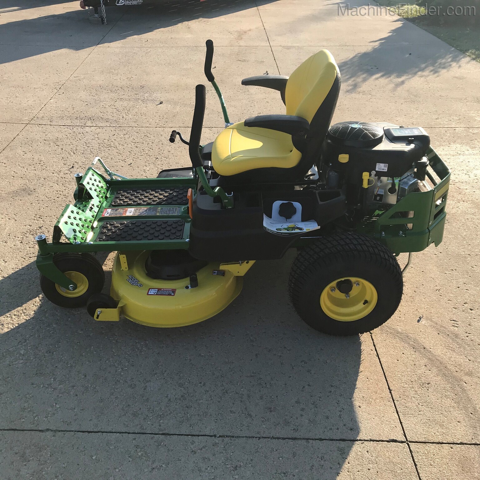 2021 John Deere Z345R Image 4