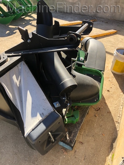 2017 John Deere 3 BAGGER Image 2