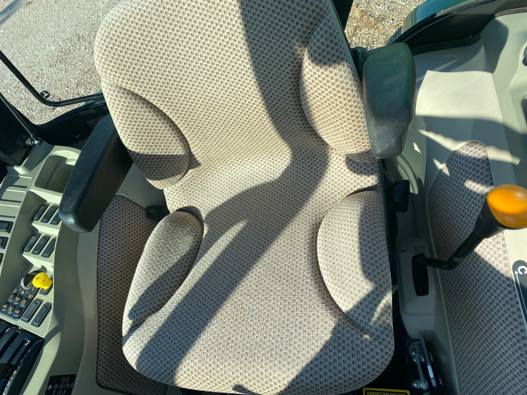 2019 John Deere 4044R Image 7